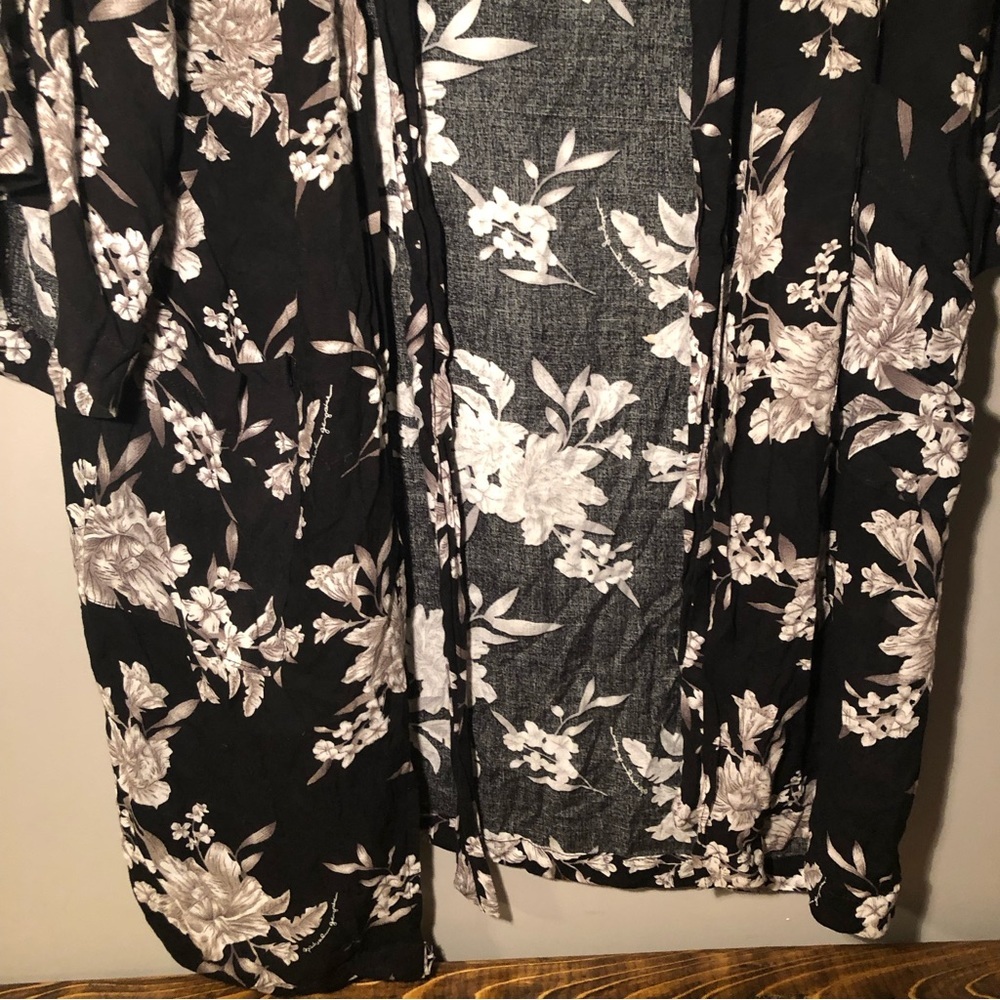 Spiritual Gangster Maya Kimono OS - Picture 2 of 9